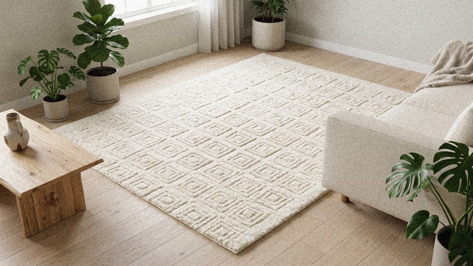 Tapis berbère en laine ivoire dans un intérieur clair et soigné