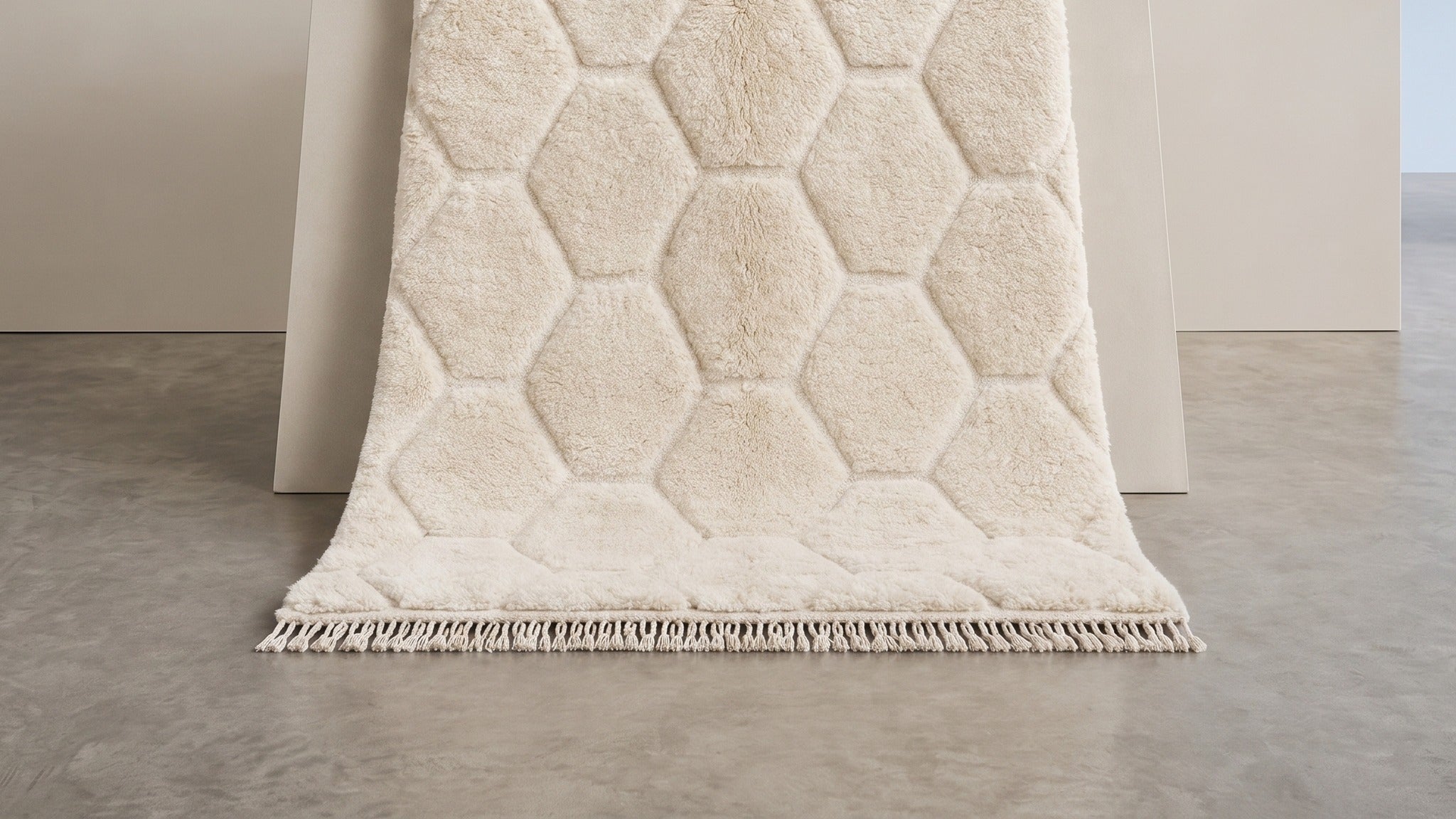 Tapis Beni Ouarain TAZERI de Maison Amane mis en situation dans un intérieur