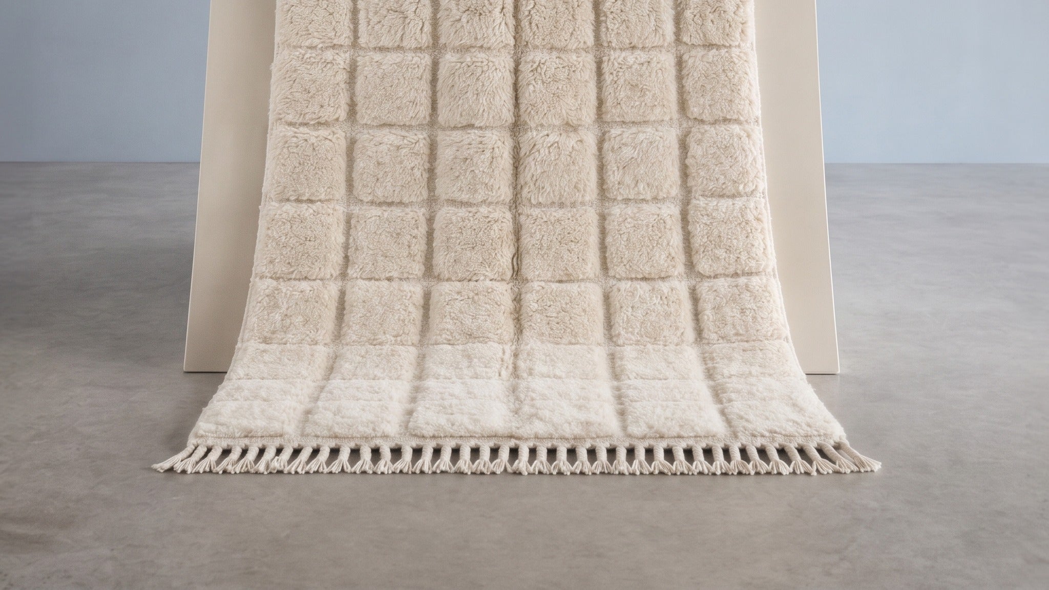 Tapis Beni Ouarain TISSLIT de Maison Amane mis en situation dans un intérieur