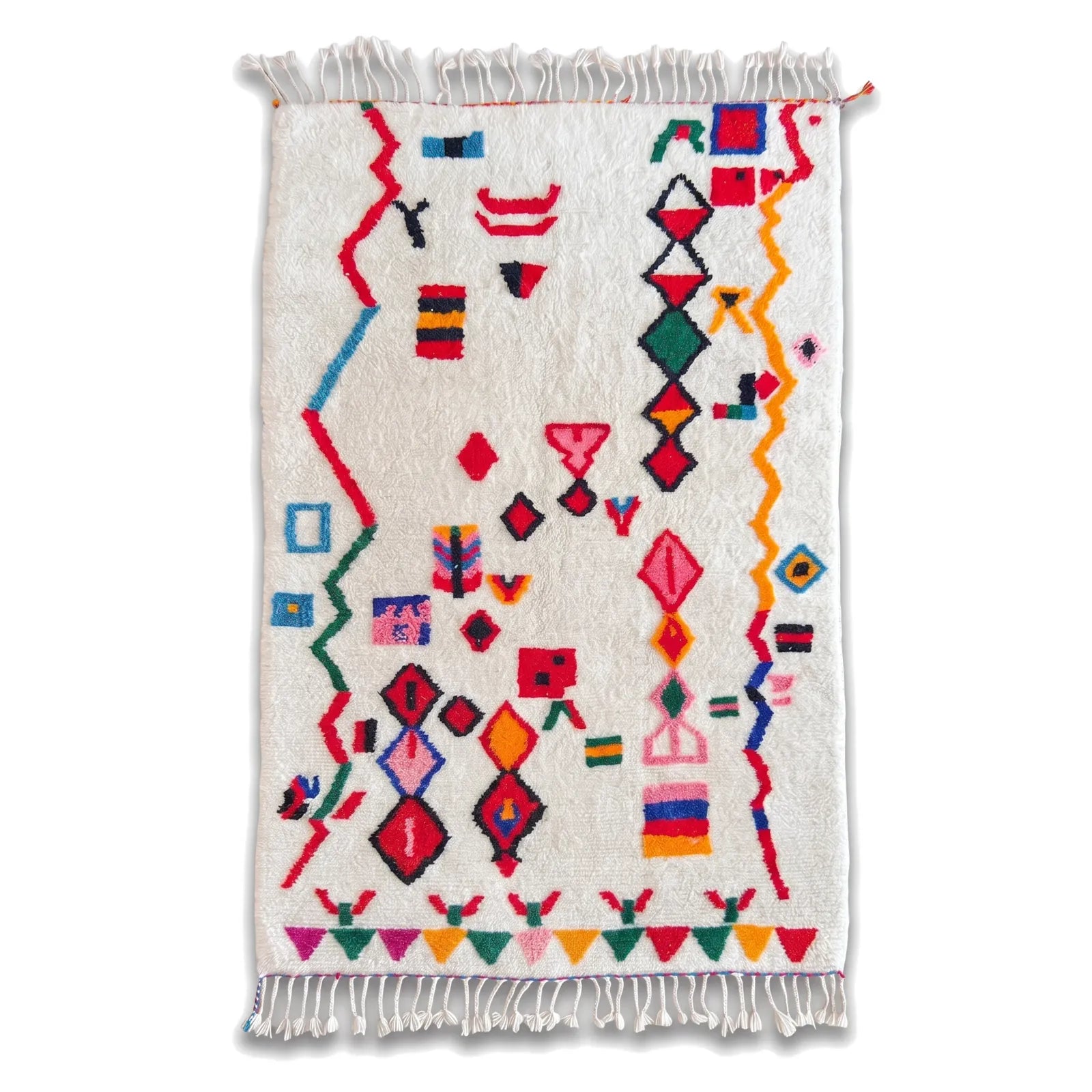 Tapis Azilal Tasaft sur fond blanc