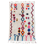Tapis Azilal Tarwa sur fond blanc