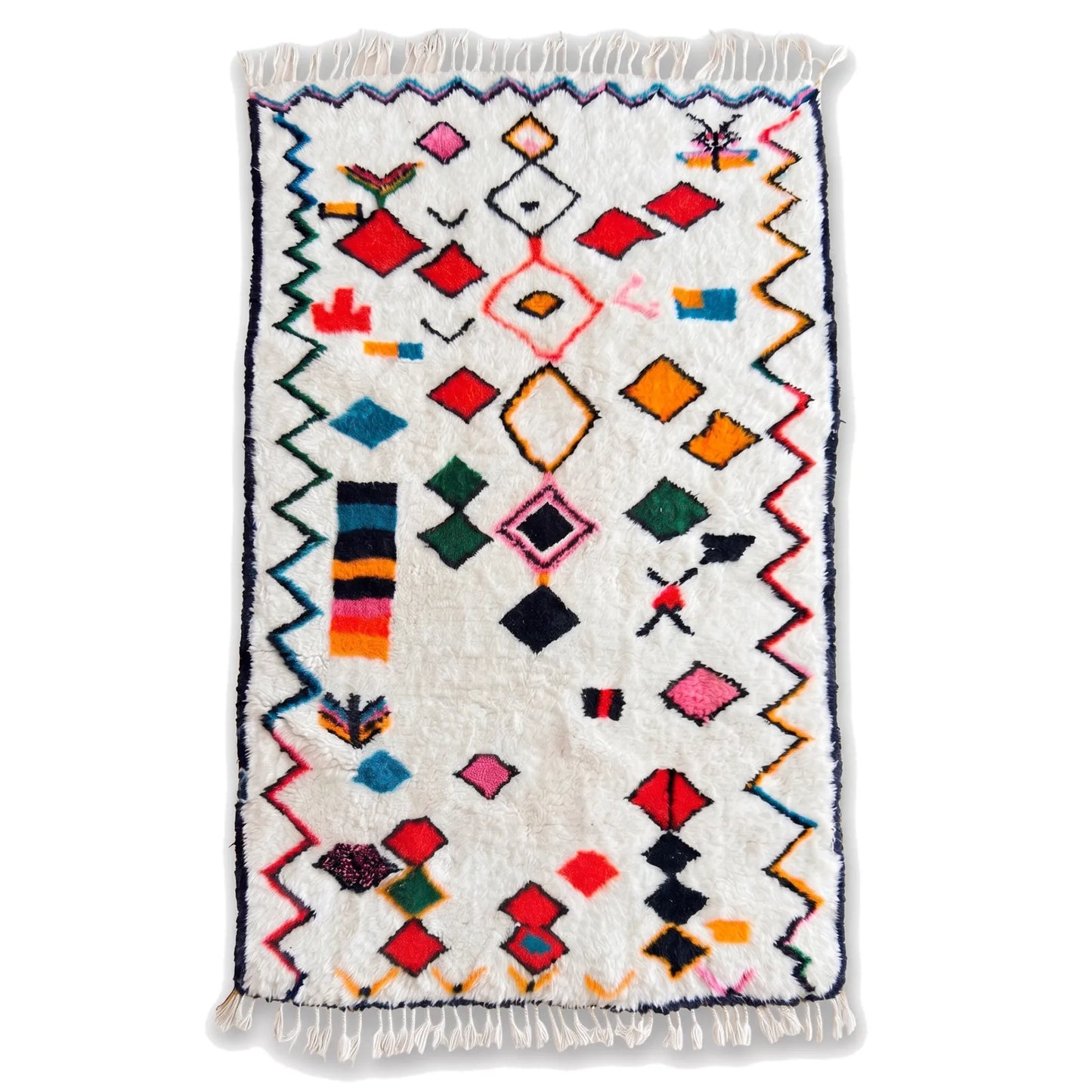 Tapis Azilal Tiwizi sur fond blanc