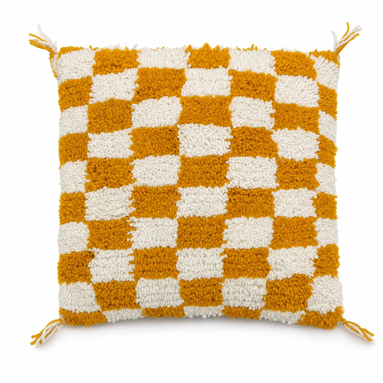 Coussin berbère AGHRUM en laine moutarde, jaune, sur fond blanc