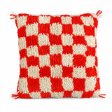 Coussin berbère ANEBDU en laine rouge, écru, sur fond blanc