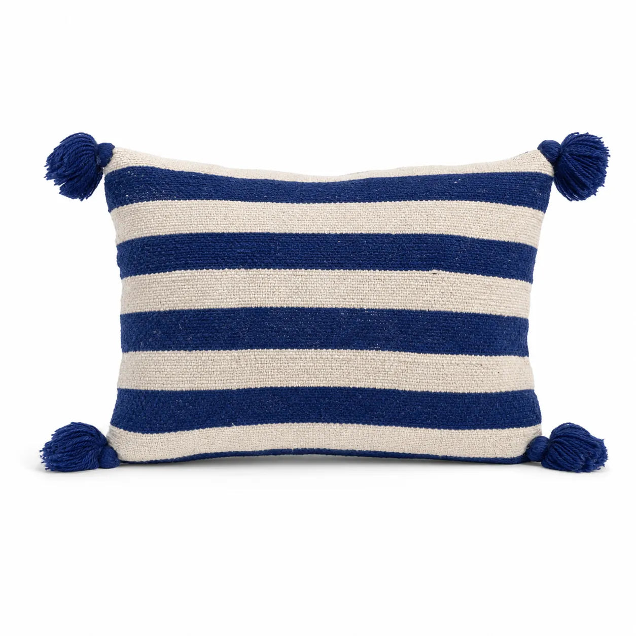 Coussin berbère AZAYKU en laine bleu, marine, sur fond blanc