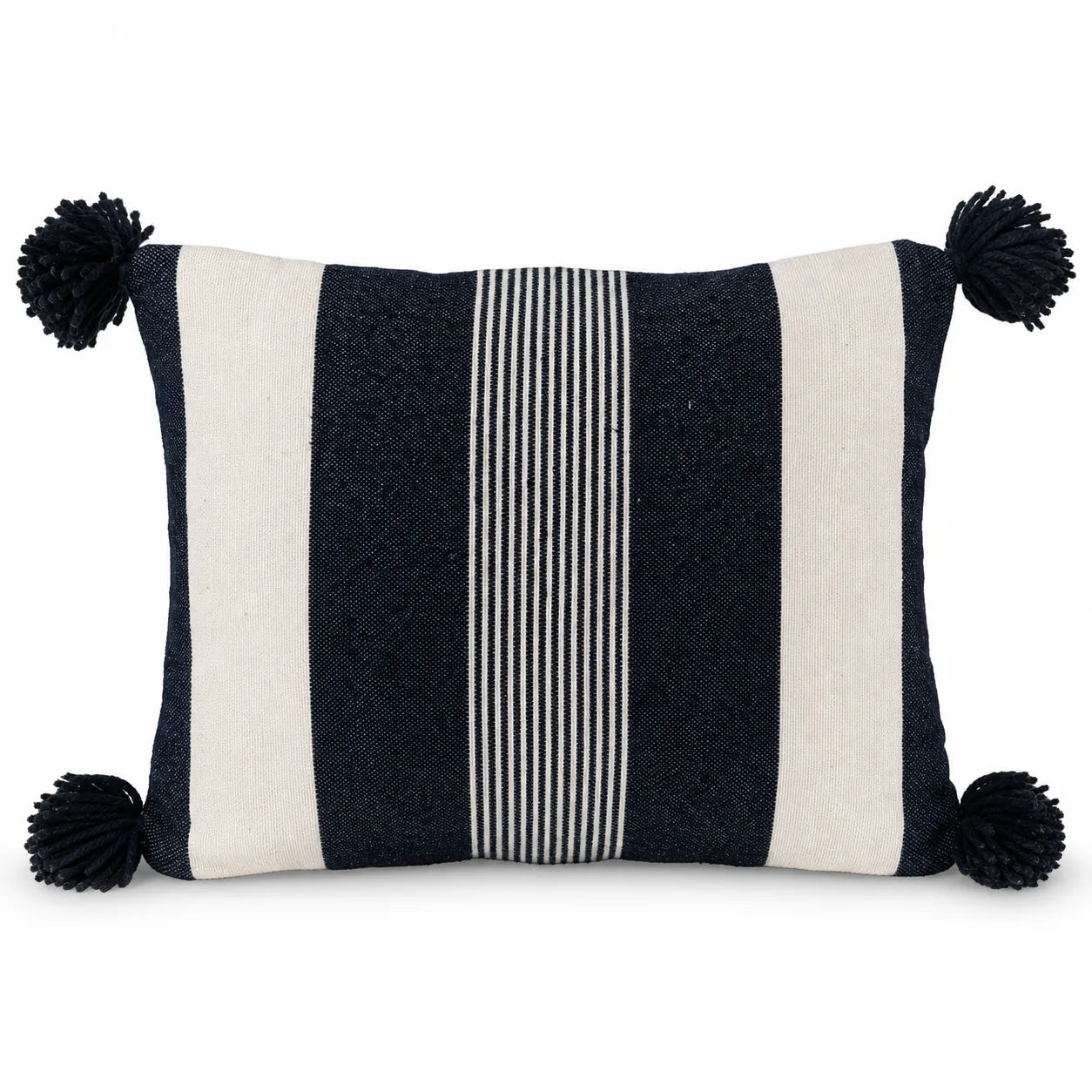 Coussin berbère IMI en laine noir, marine, sur fond blanc