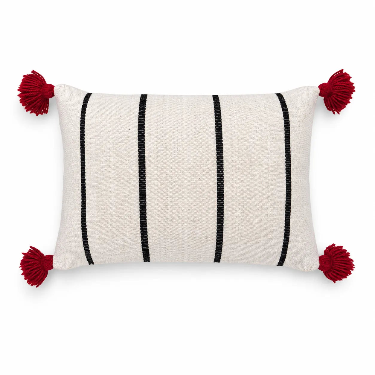 Coussin berbère IZIKER en laine noir, rouge, sur fond blanc