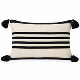 Coussin berbère TASGA en laine noir, écru, sur fond blanc