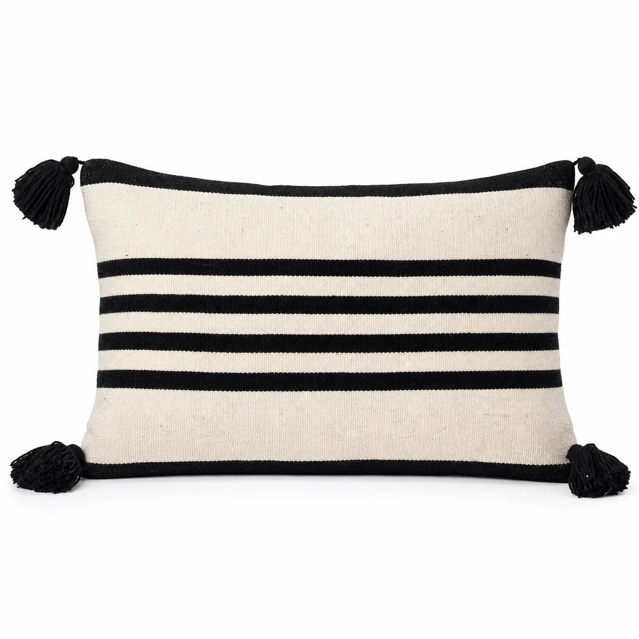 Coussin berbère TASGA en laine noir, écru, sur fond blanc