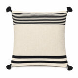 Coussin berbère TASKIWIN en laine noir, écru, sur fond blanc