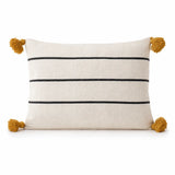 Coussin berbère TIMZIN en laine noir, ocre, sur fond blanc