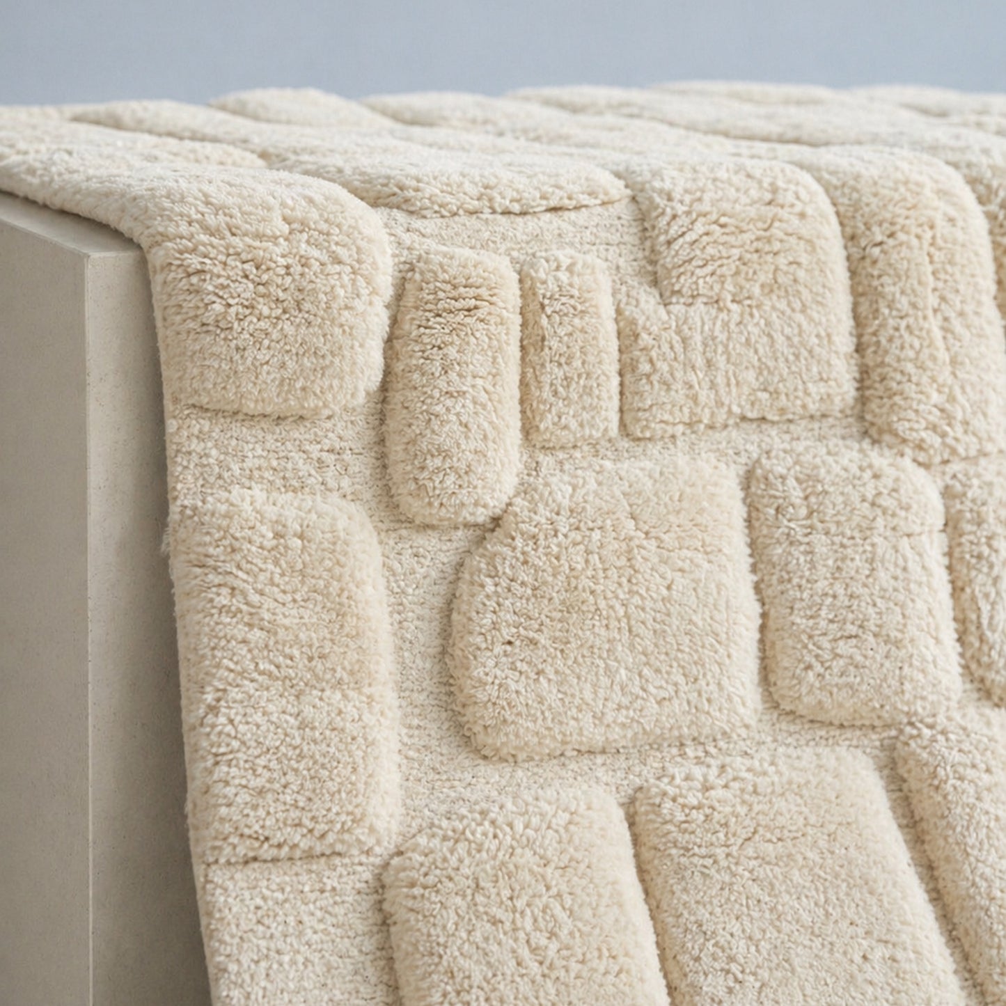 Tapis Beni Ouarain Tazult en situation salon scandinave