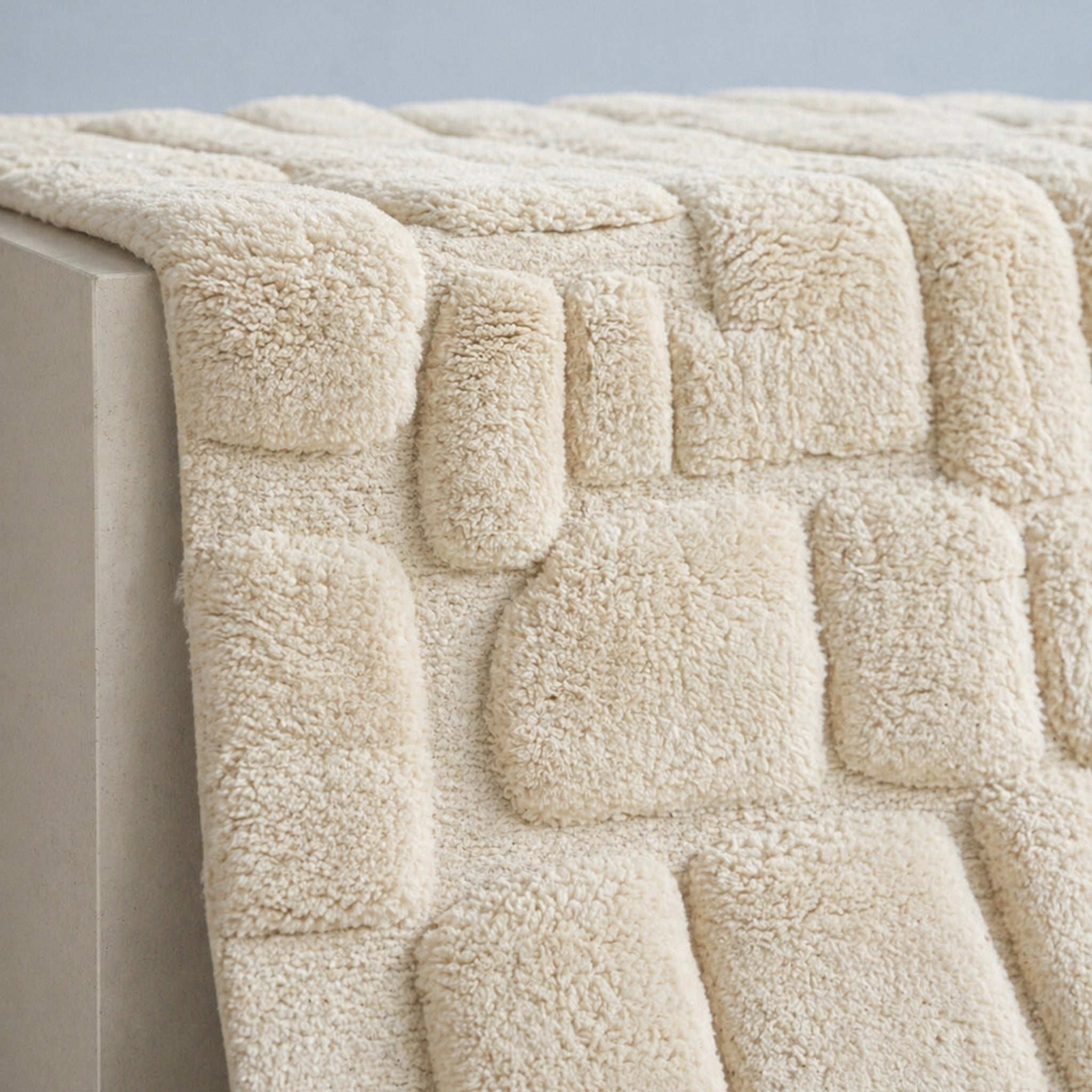 Tapis Beni Ouarain Tazult en situation salon scandinave