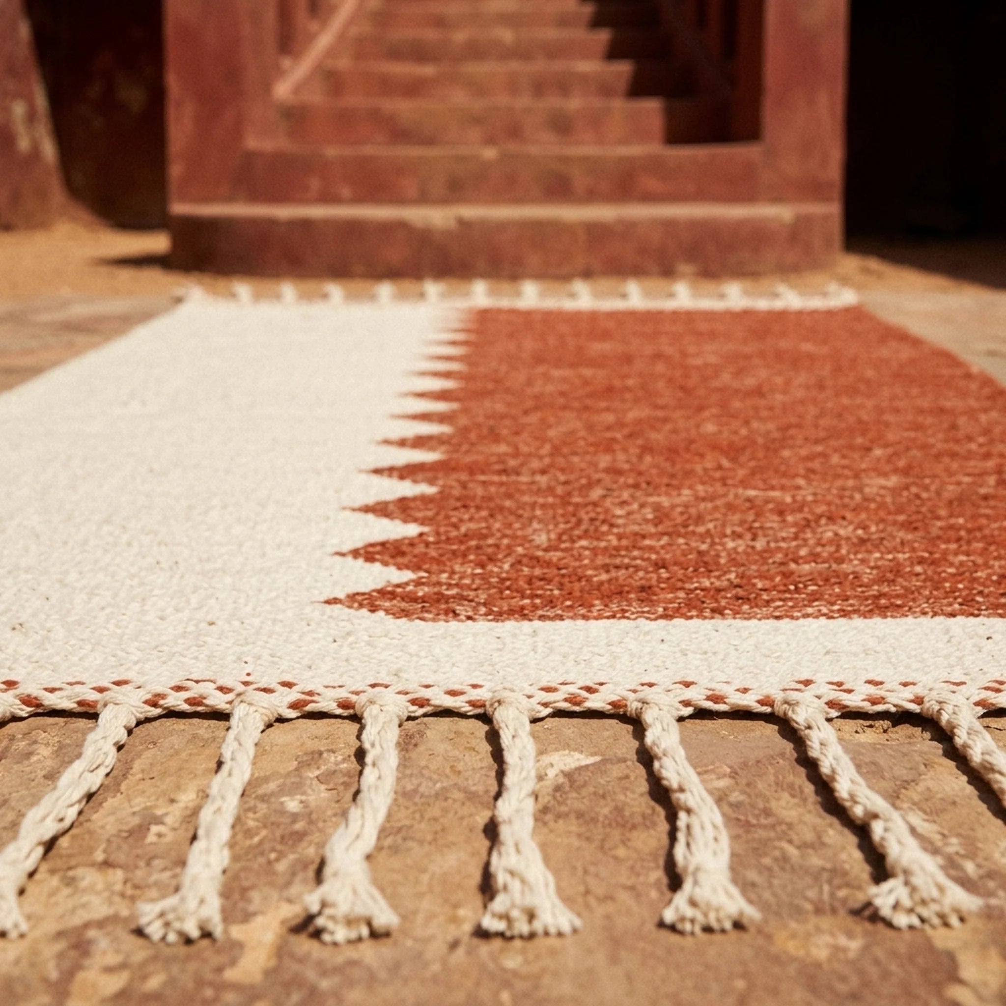 Tapis Zanafi Tapis Zanafi TAFUKT — Terracotta & Ivoire | Kilim Berbère Héritage détail tissage à la main, fibres de laine