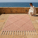Tapis Zanafi Tapis Zanafi TALA — Rose Poudré | Kilim Berbère Héritage en situation salon, ambiance bohème naturelle