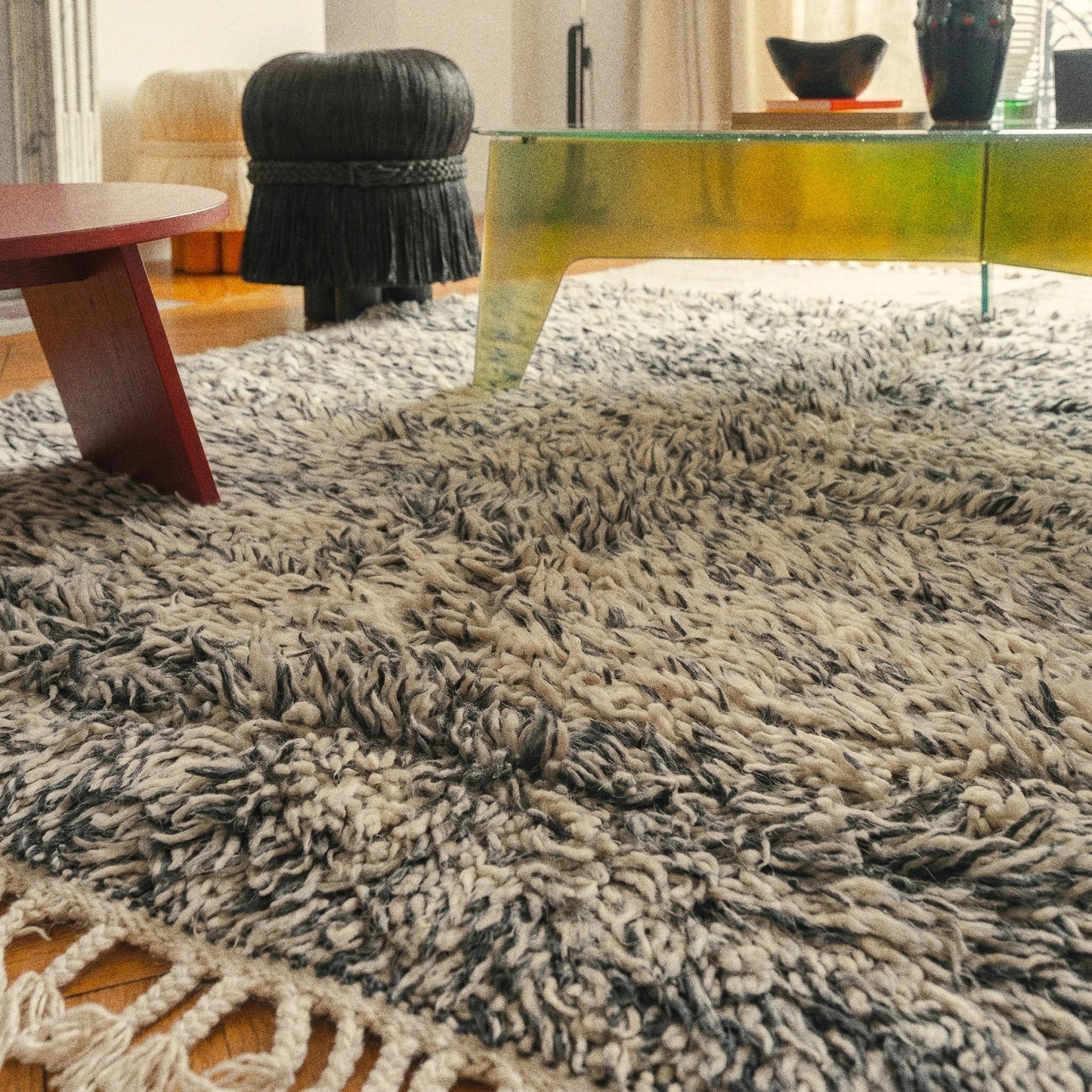 Détail des mèches de laine chinée du tapis M'rirt Azrou