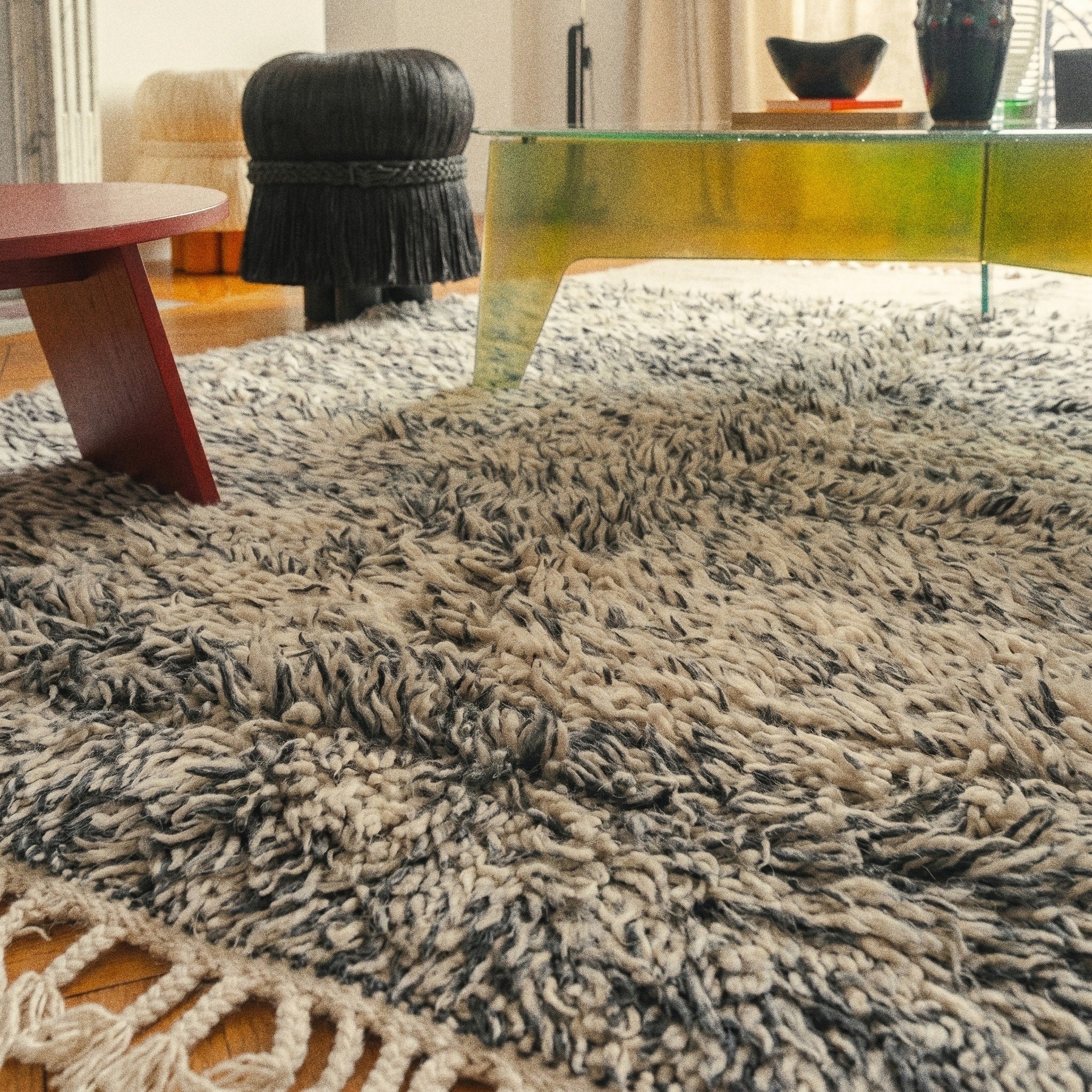Détail des mèches de laine chinée du tapis M'rirt Azrou