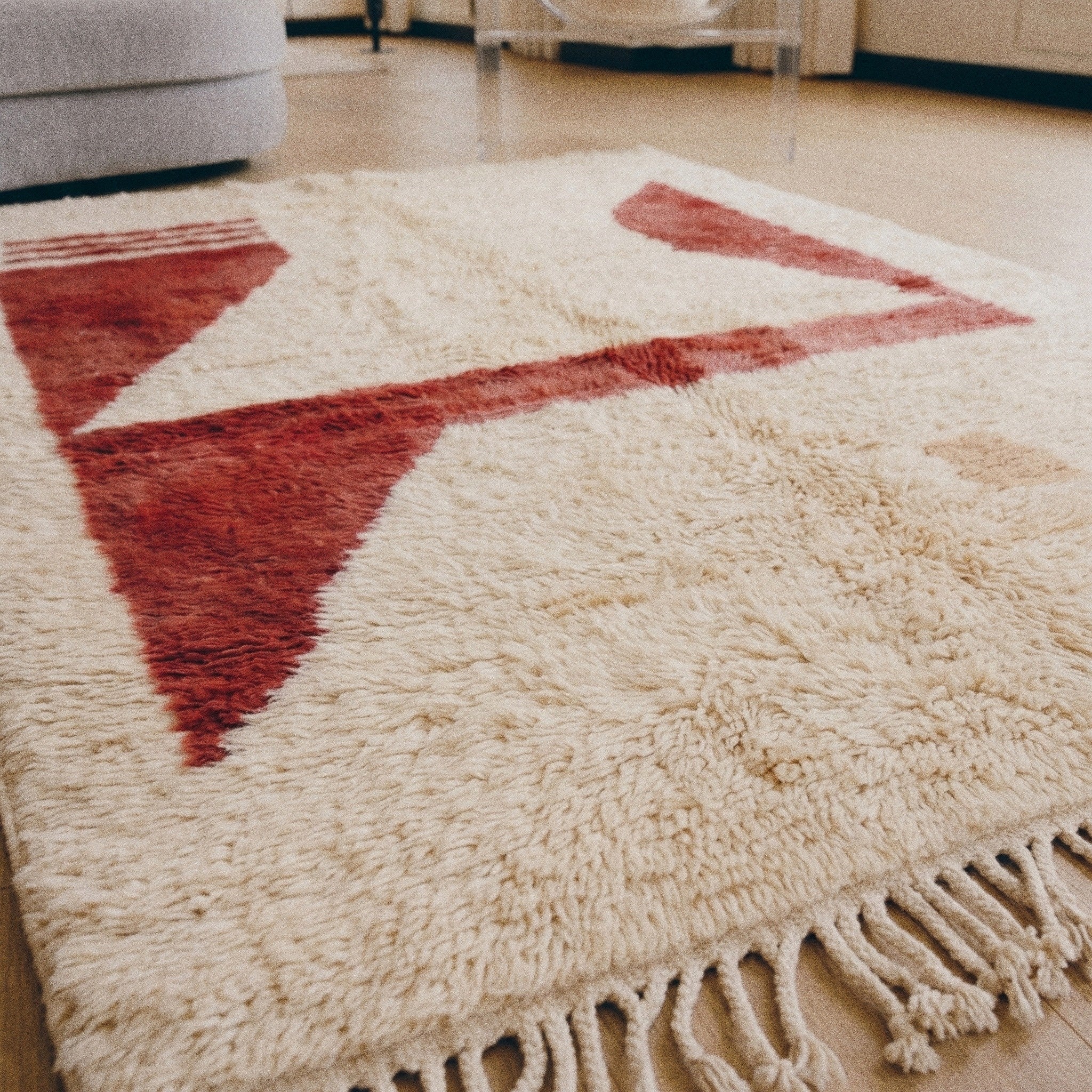 Détail du velours de laine du tapis M'rirt Tilelli